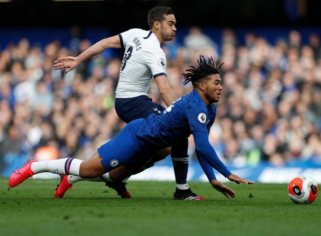 欧冠联赛淘汰赛精彩瞬间回顾