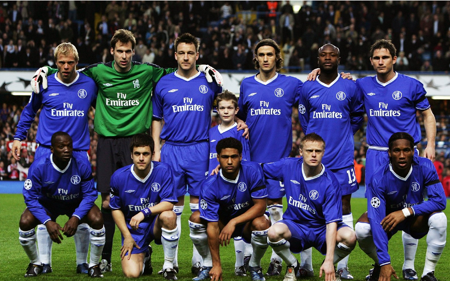 中场核心破门后致敬球迷，感人一幕