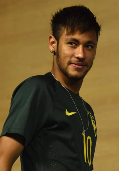 篮球篮网全队配合默契提升