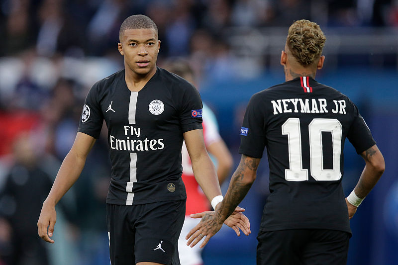 足球欧冠淘汰赛对阵激烈，主帅直言无弱旅