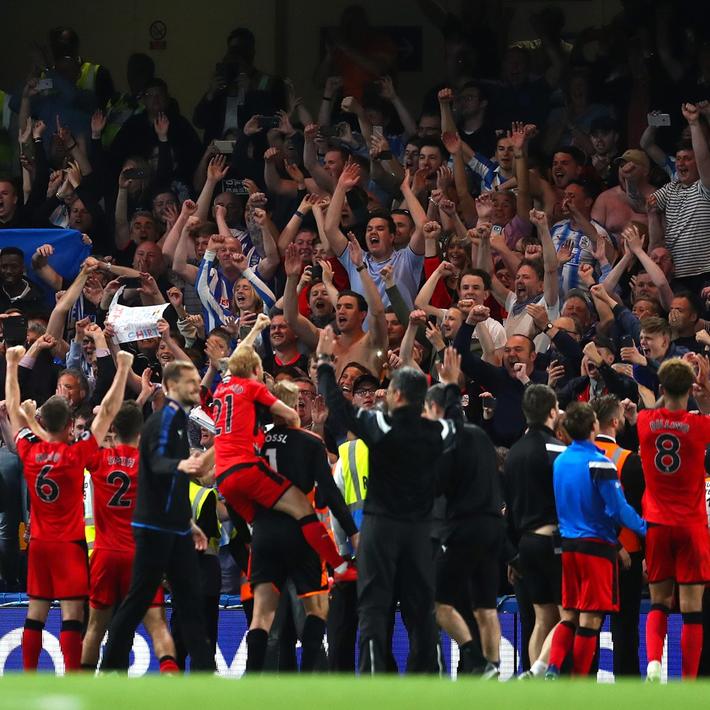 后卫关键拦截，守住关键领先