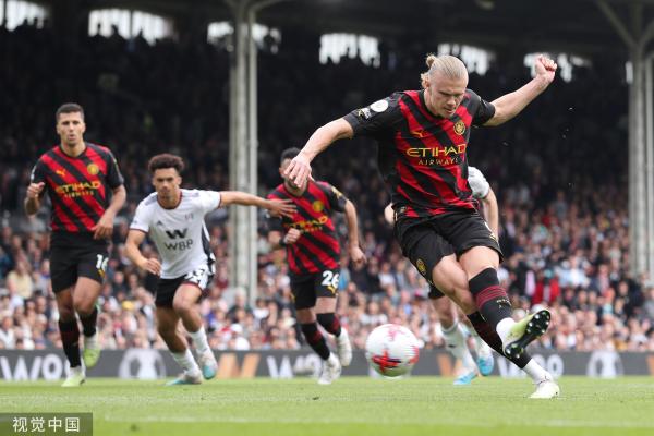 4-3大逆转,54岁埃梅里神了：率队逆转布莱顿+6连胜反超切尔西至第3